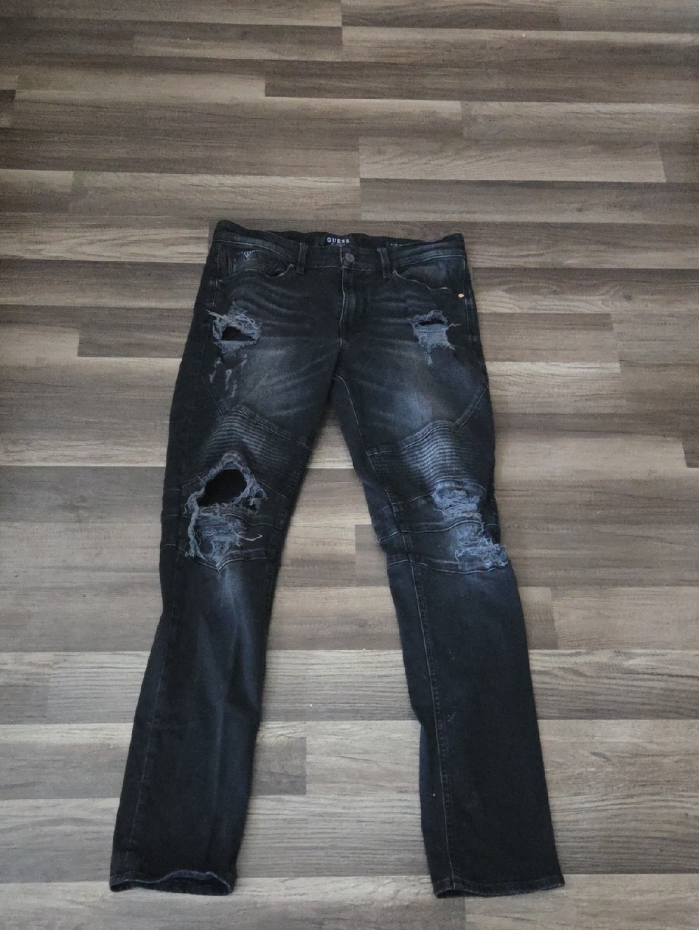 GUESS Men’s Black Washed Slim Tapered Moto Jeans